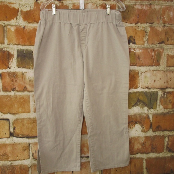Take Nine Maternity capri's sz Med - Picture 1 of 8